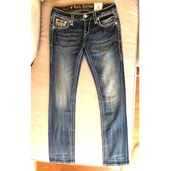 ❌SOLD❌ Rock Revival Betty Straight Stretch Jeans - Picture 3 of 6